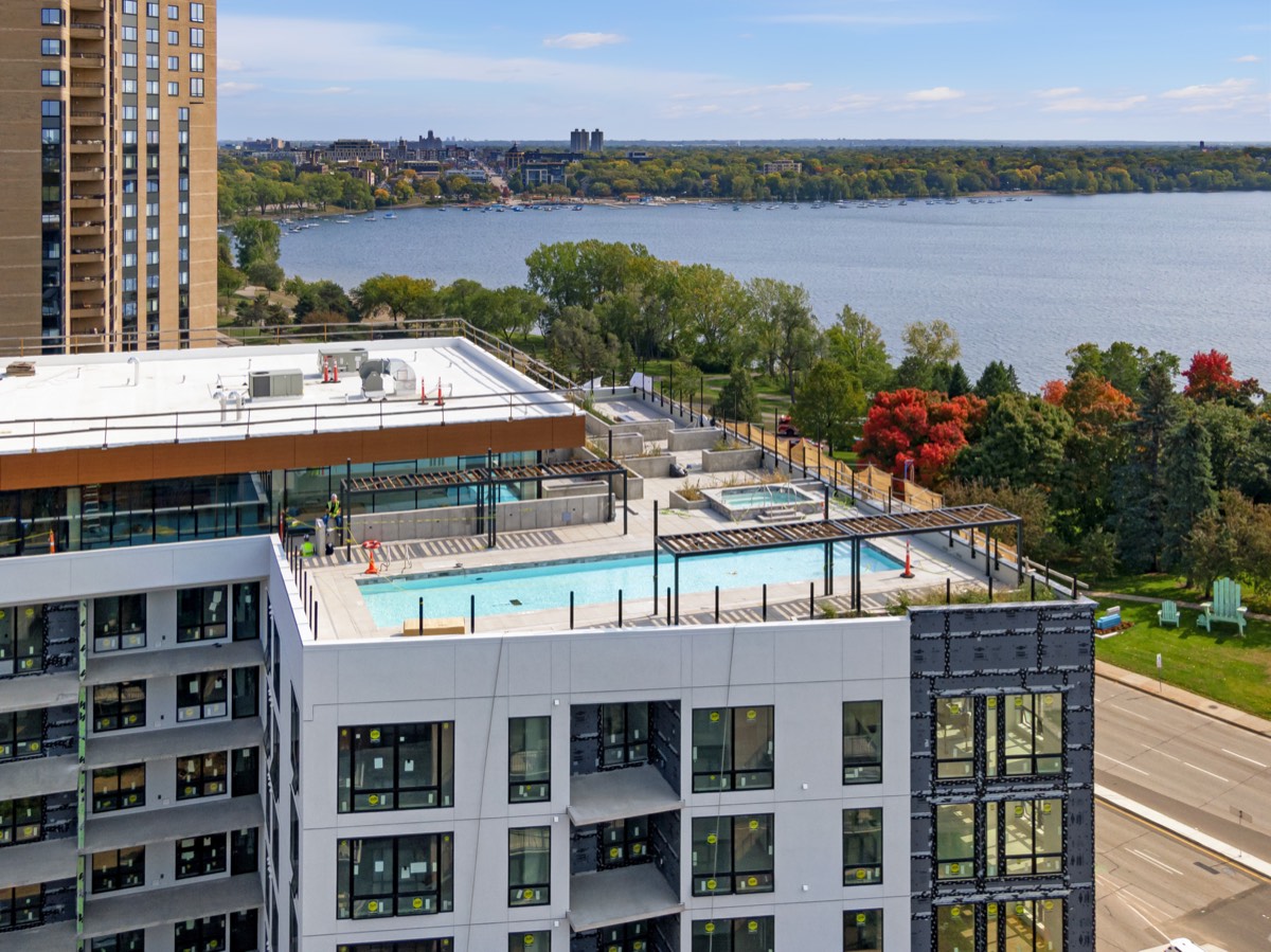 LakeHaus rooftop pool overlooking Bde Maka Ska