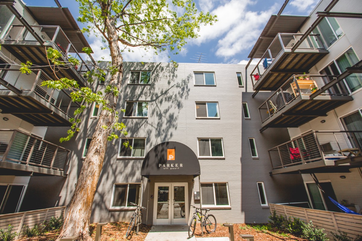Parker Off Pearl entrance, Boulder